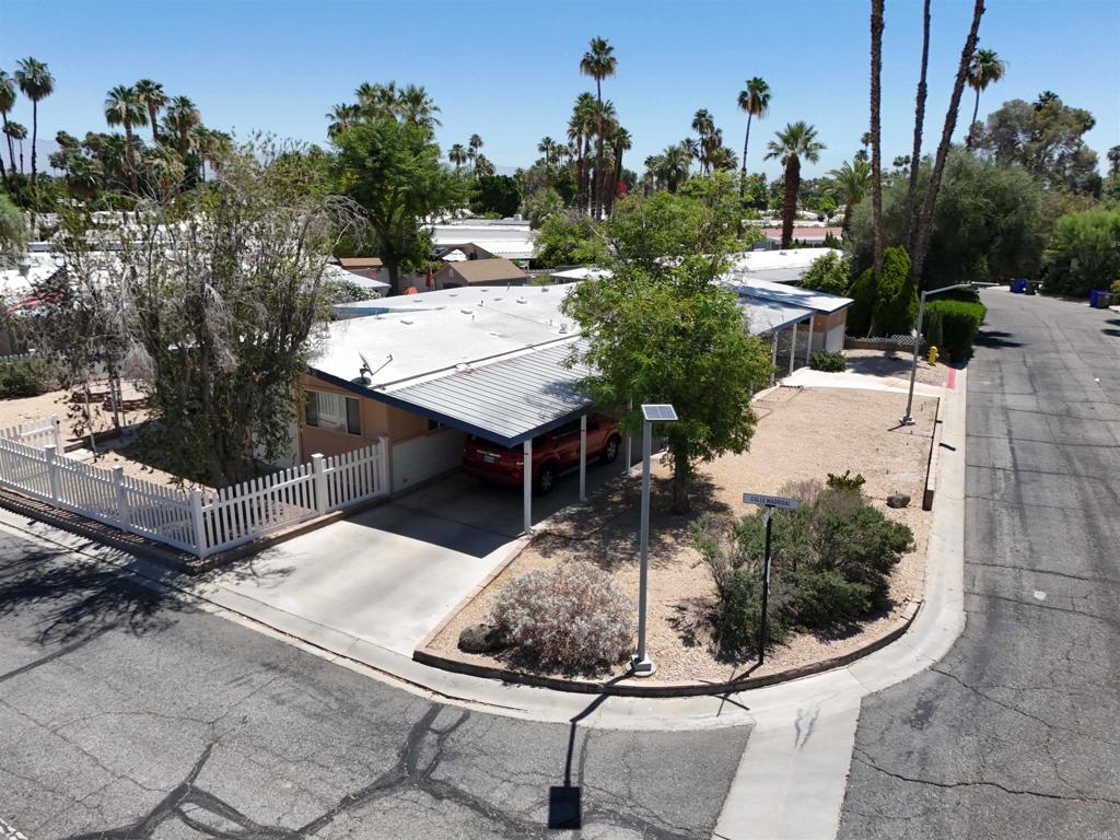 520 Calle Madrigal