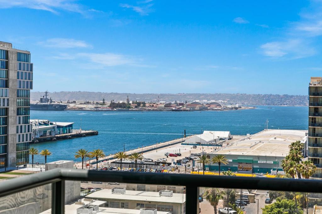 1205 Pacific Hwy 1206