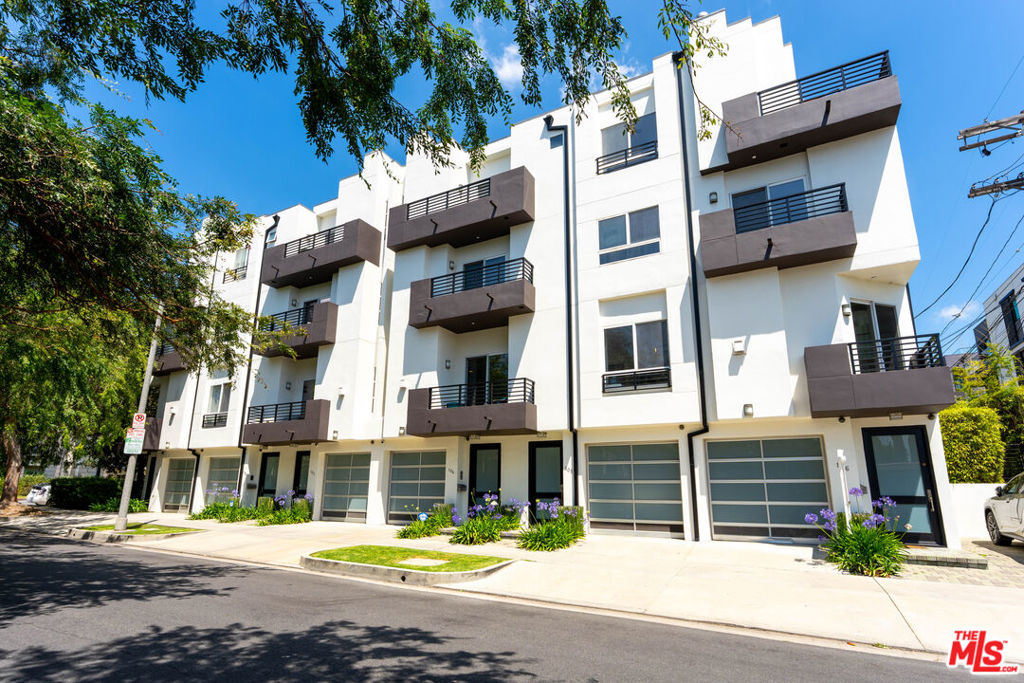 438 Arnaz Drive 106