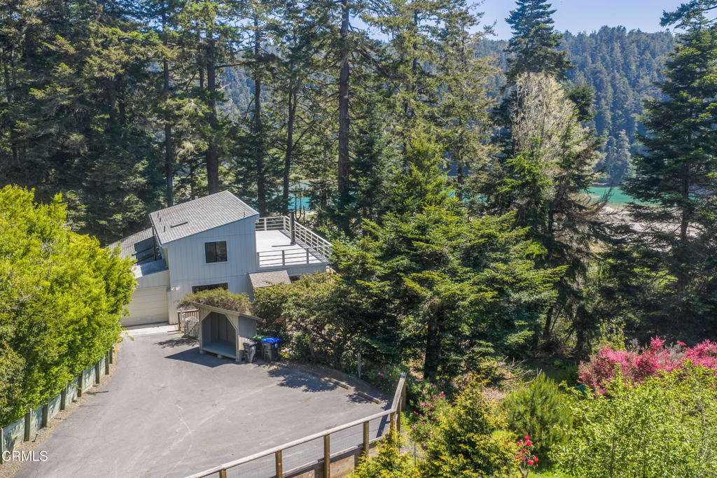 44691 Crestwood Drive