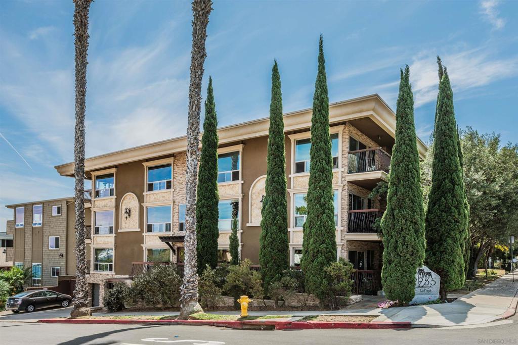 2955 McCall 301