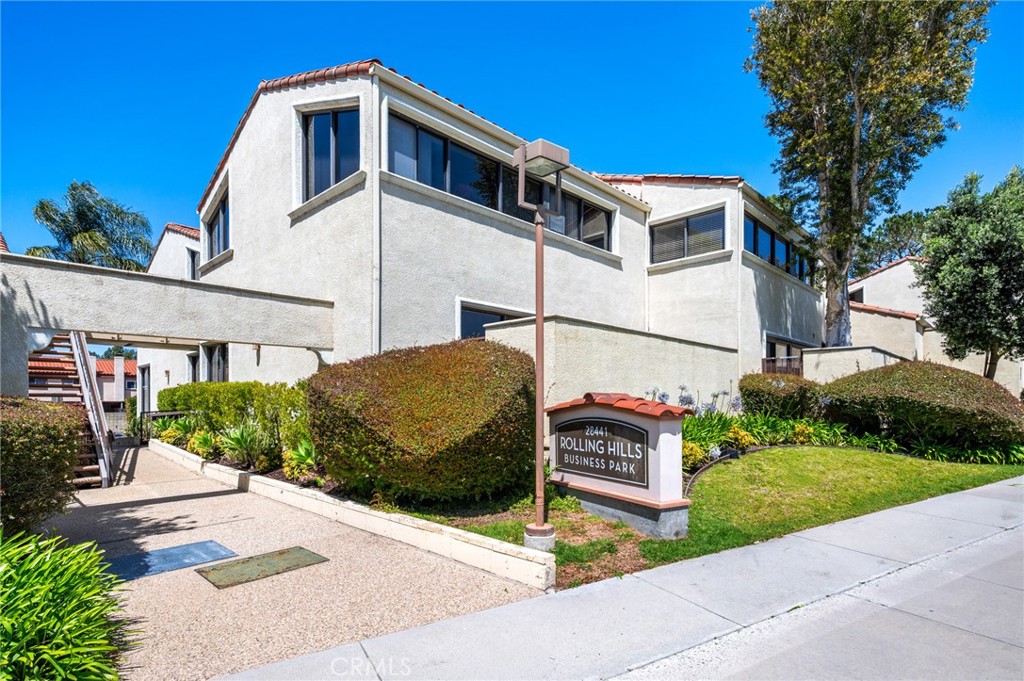 28441 Highridge 303
