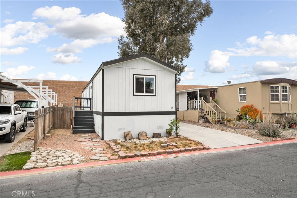 350 E San Jacinto 36