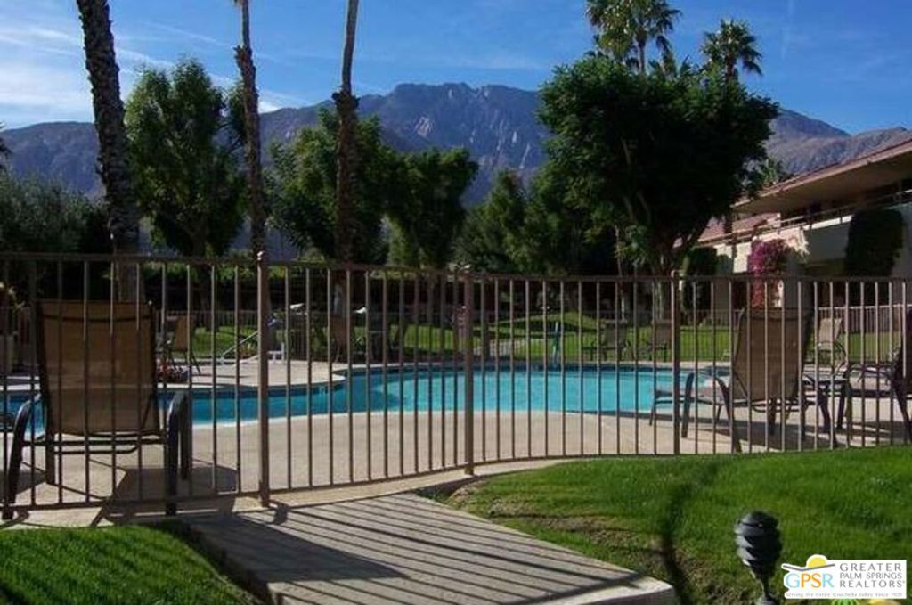 420 N Villa Court 200