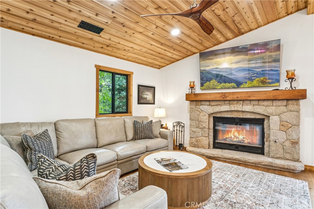 590 Arrowhead Villa