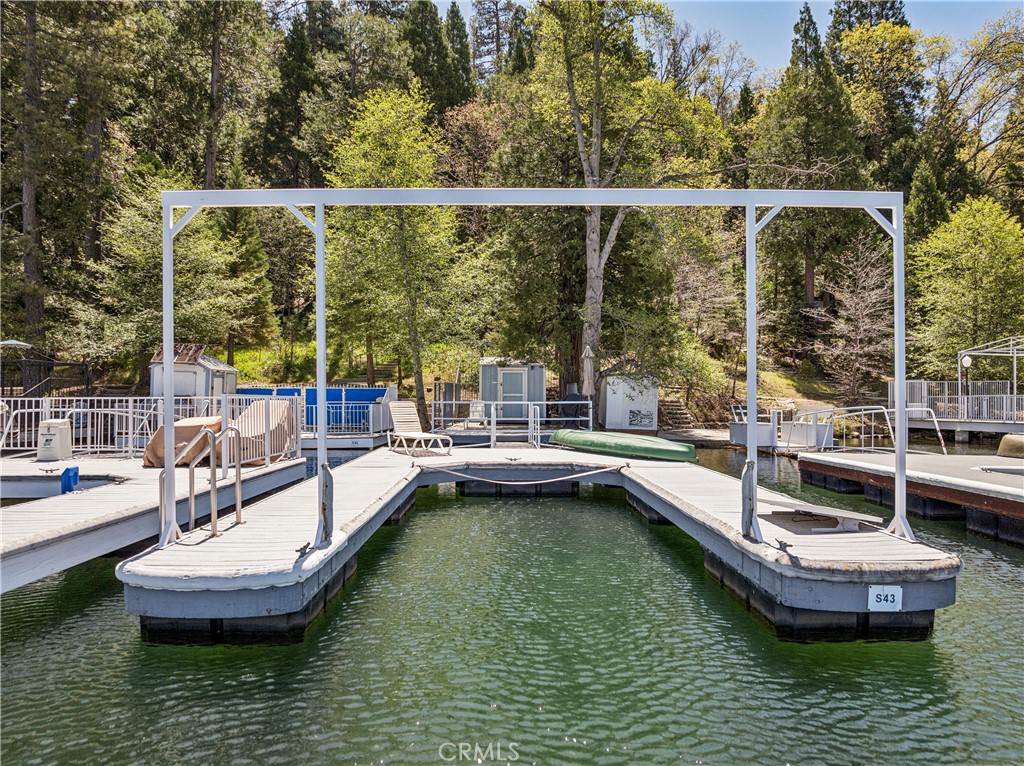 43 S43 -Single Slip Dock
