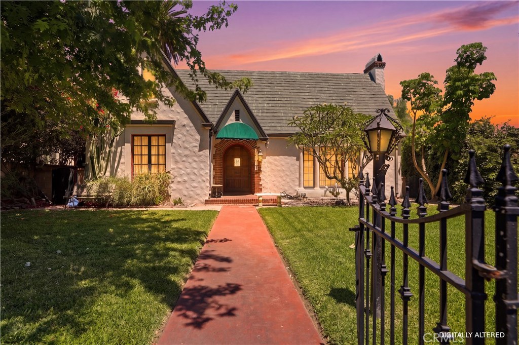 4579 University