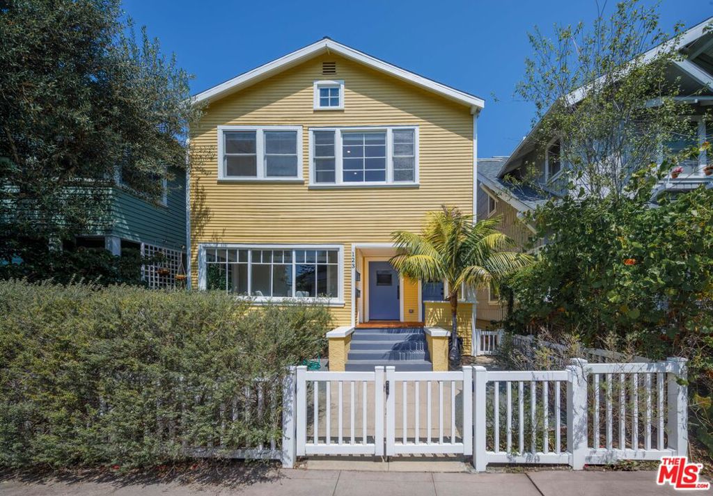 123 Wavecrest Avenue
