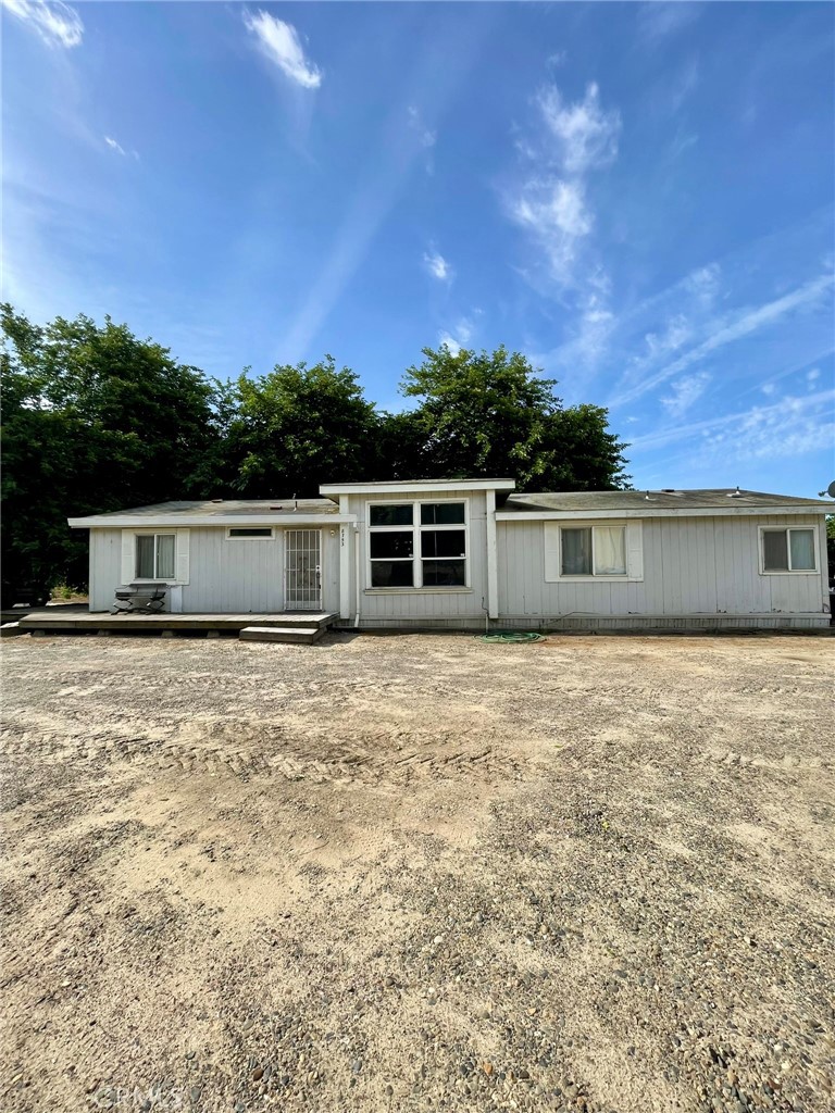 8753 Rose Ave.