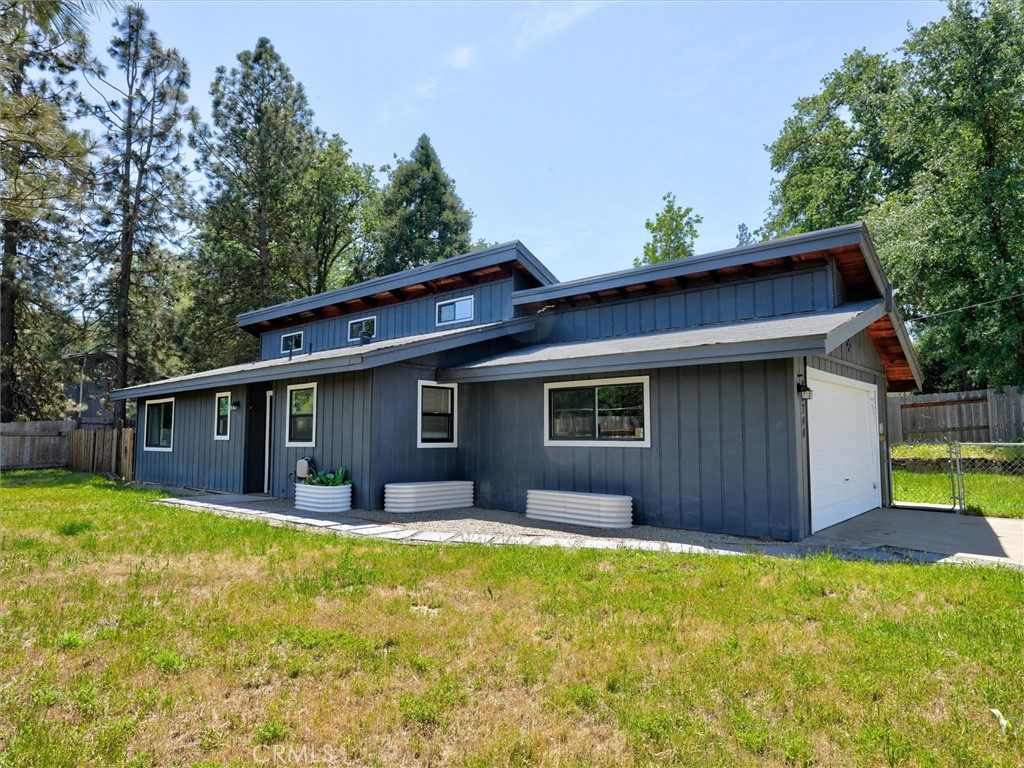 45744 N Oakview