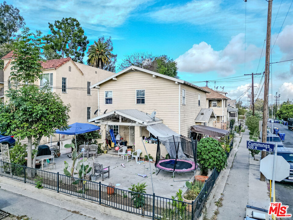 649 N Cummings Street