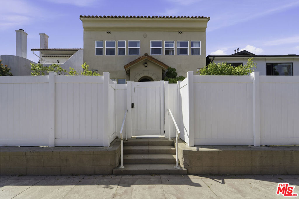 117 Paloma Avenue