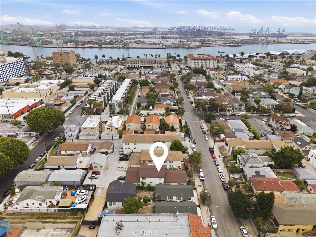 338 W 9th Street