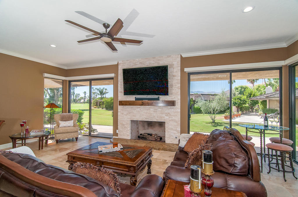 5 Briarcliff Court