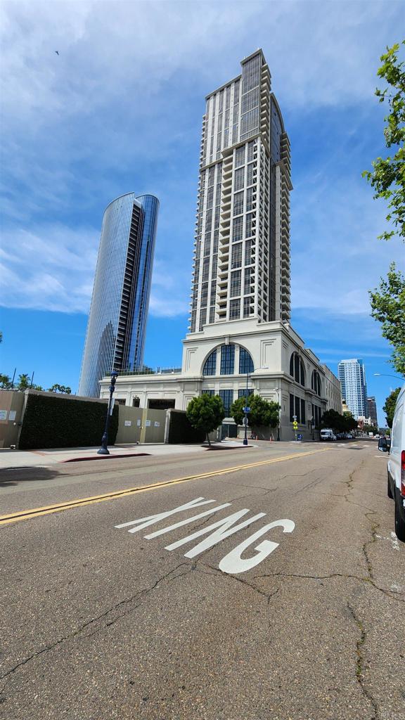 700 W E Street 2805