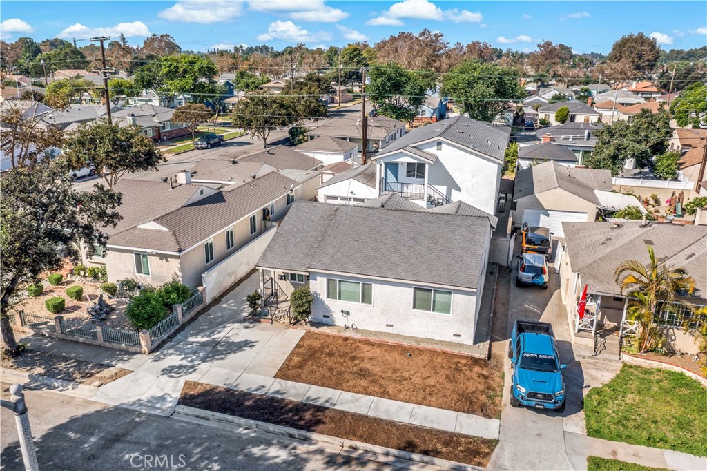 6025 Bellflower