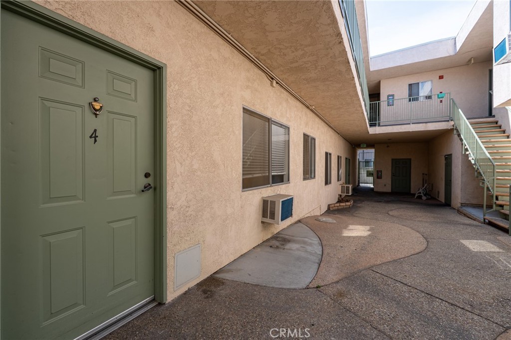10085 Tujunga Canyon Boulevard 4