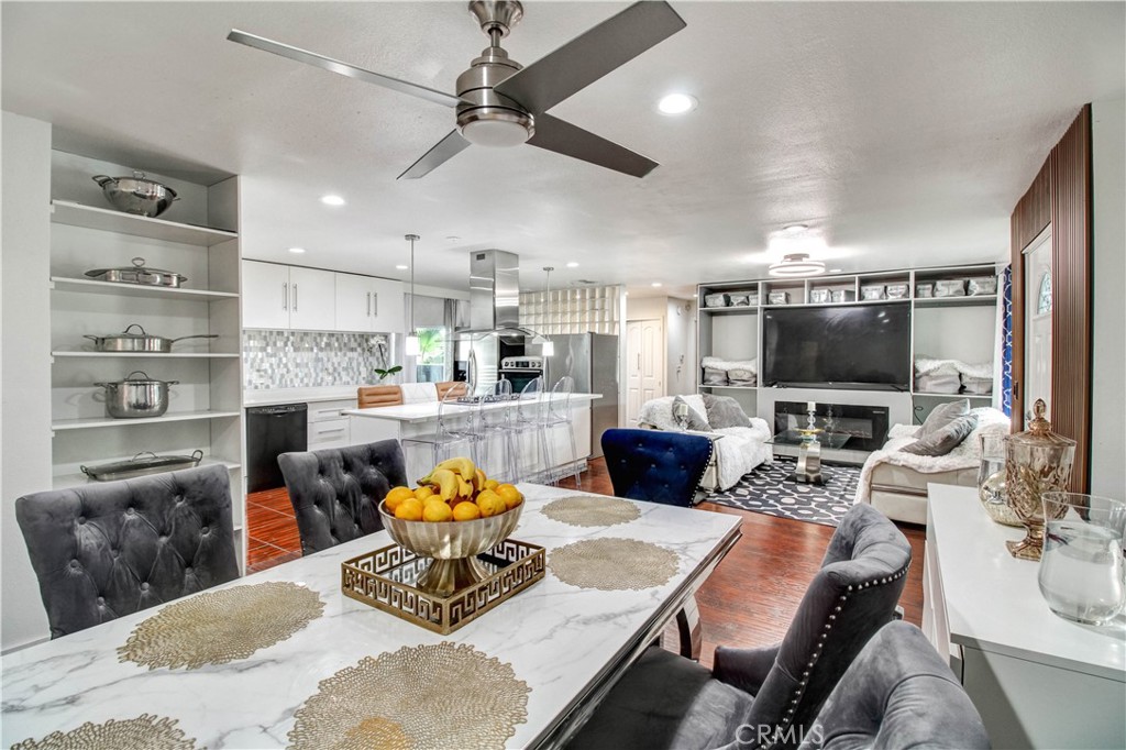1025 S Riverside 26