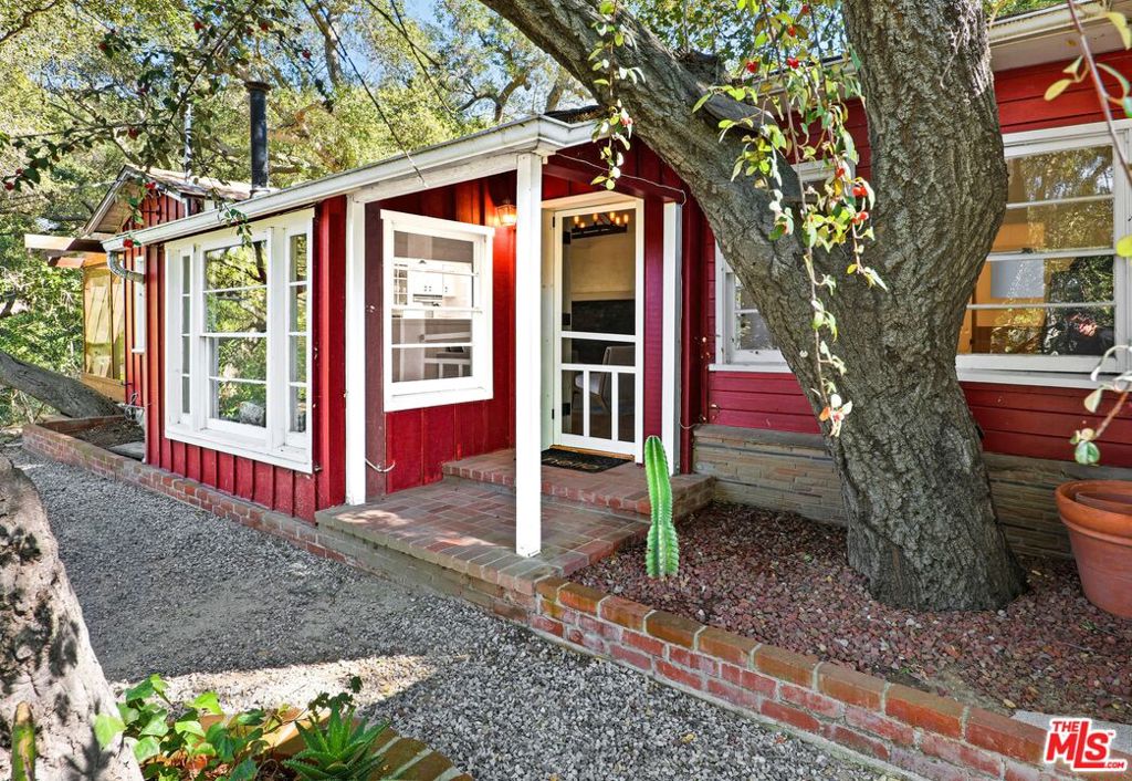 21042 Entrada Road