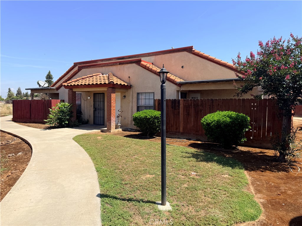 1405 E Cypress