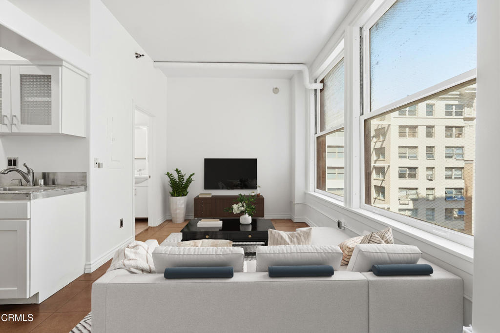 215 W 7th Street 1003