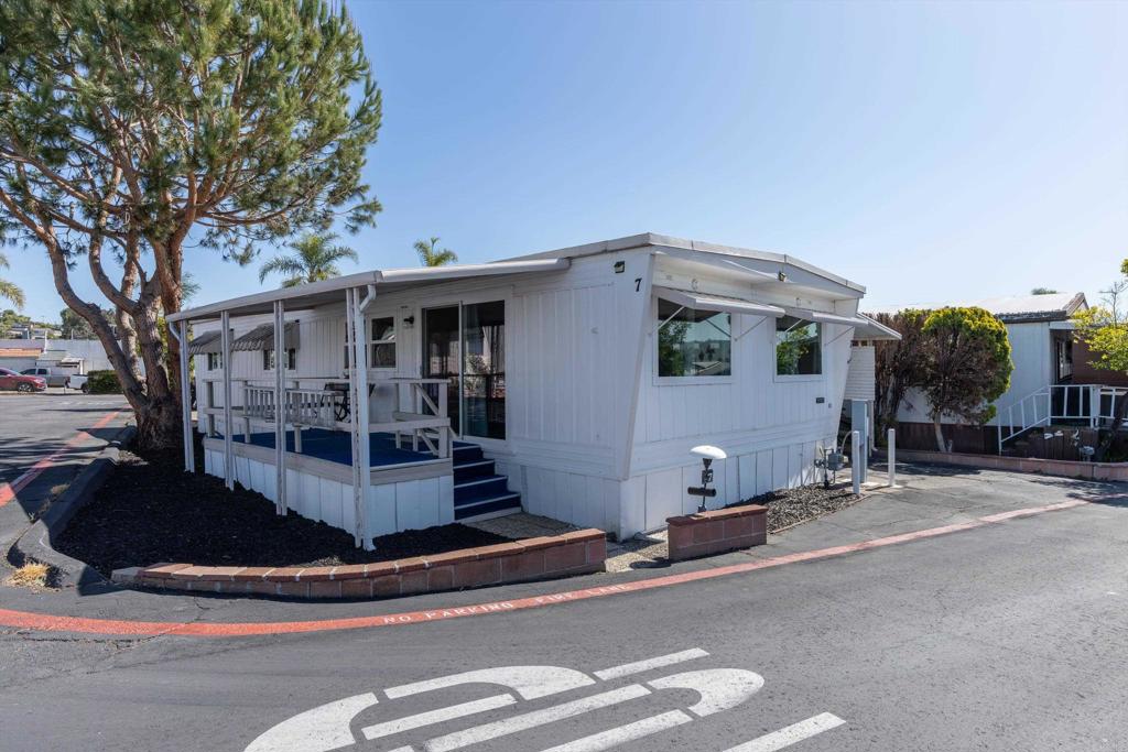 1515 Capalina Road 7