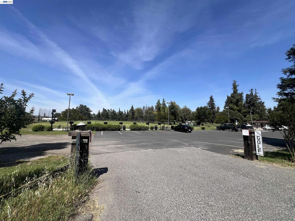 17051 Escalon Bellotta Rd