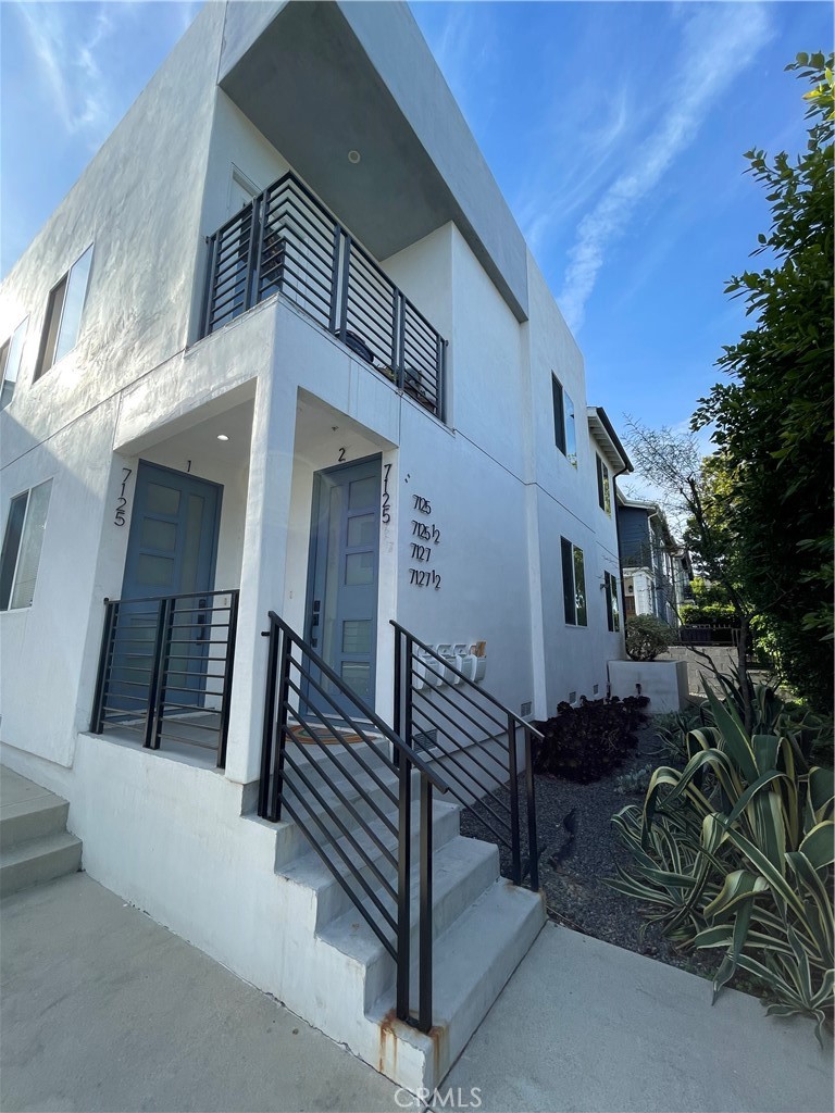 7125 S La Cienega