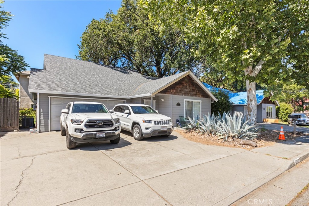 1020 W 4th