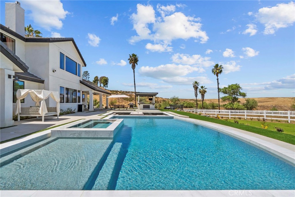 39580 Avenida Arizona
