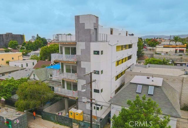 320 N Mountain View