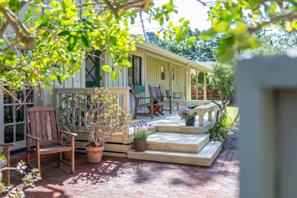 1027 Vaquero Road