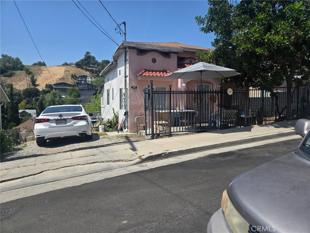 523521 Clifton St