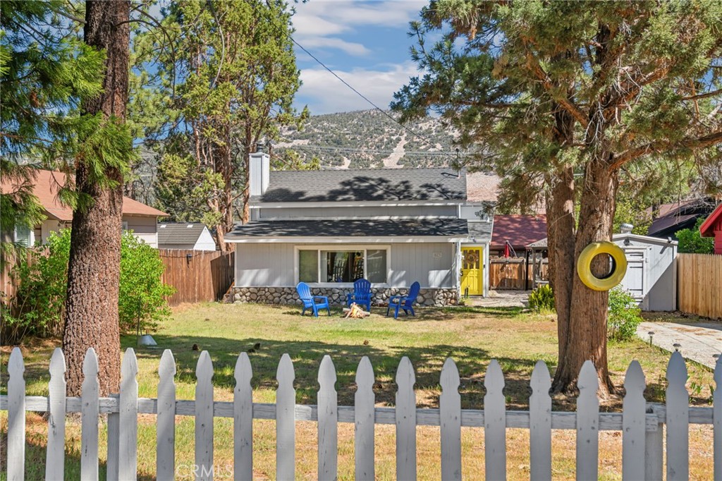 513 E Meadow Lane
