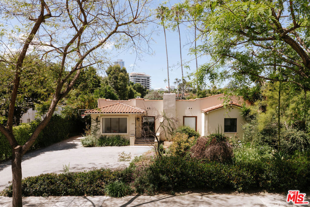505 N Roxbury Drive