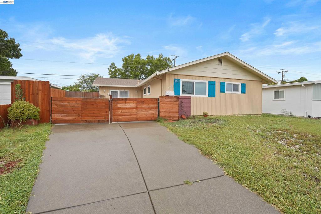 1712 Utah St