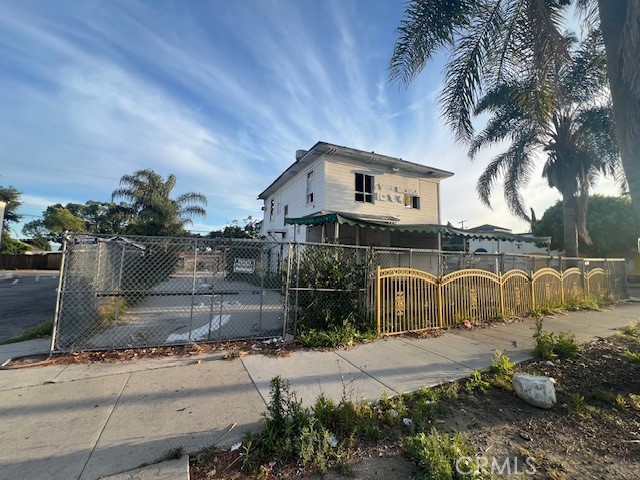 604 E Mission
