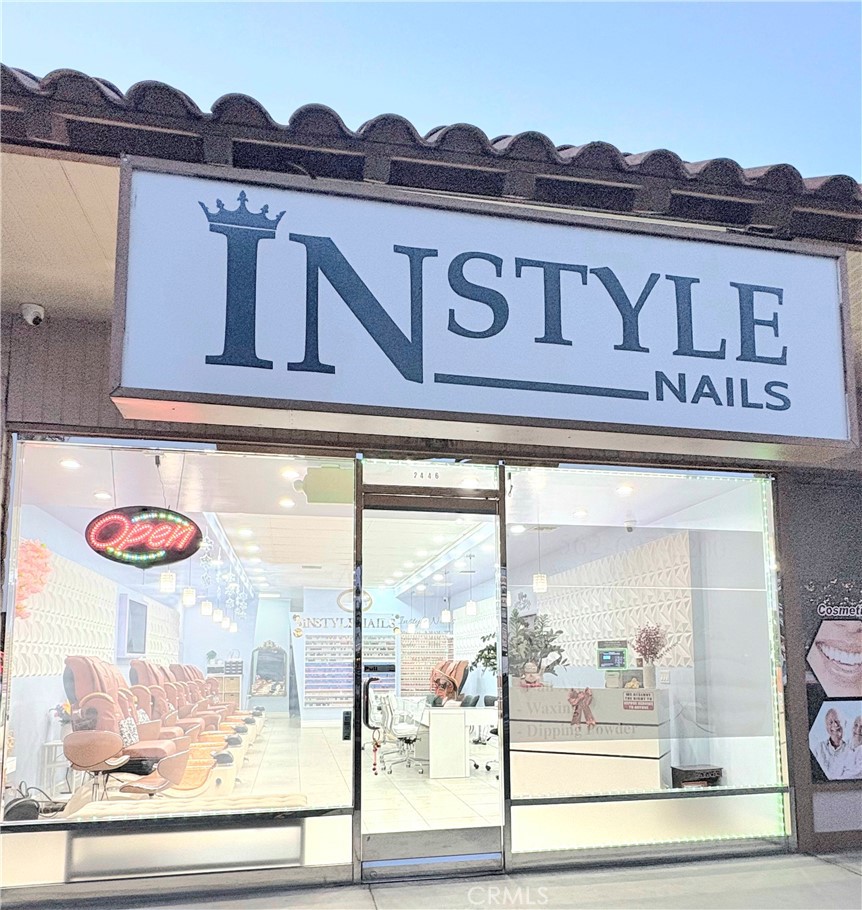 2446 W WHITTIER Boulevard