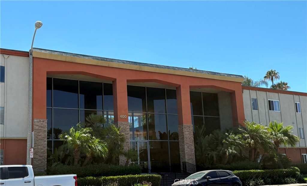 400 N ACACIA Avenue