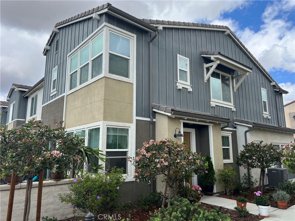 3560 E Lantern Paseo 138