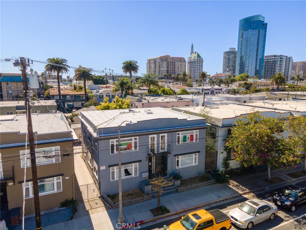 1042 1048 E Broadway