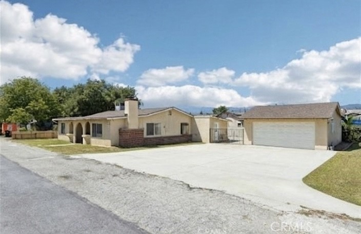 4443 N Sunflower
