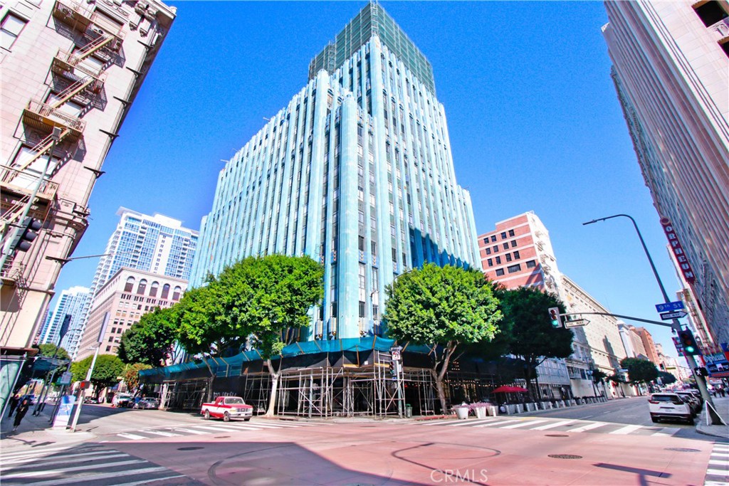 849 S Broadway 606