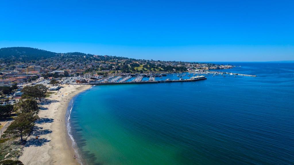 37 La Playa Street 37