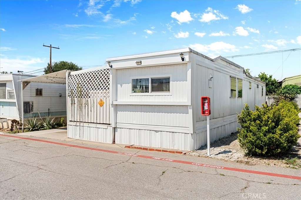 2260 W Rialto Ave 7