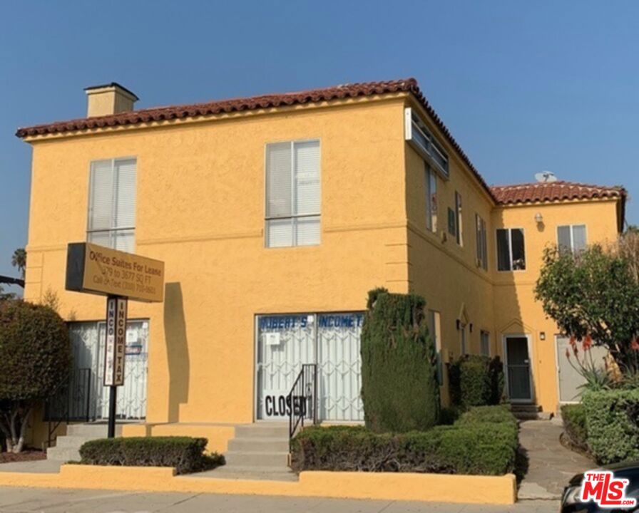 415 W Manchester Boulevard 203