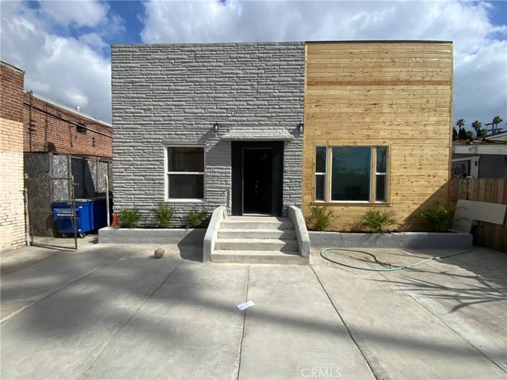 4804 S Van Ness