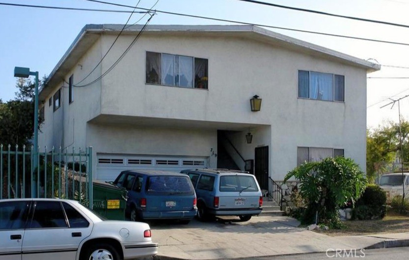 719 E 65th