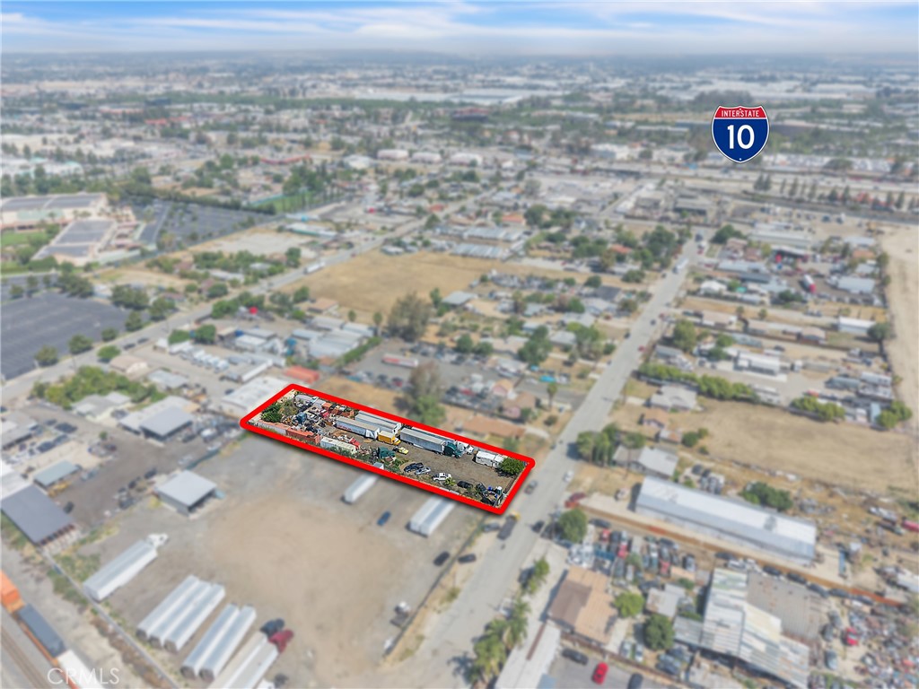 2350 S Artesia
