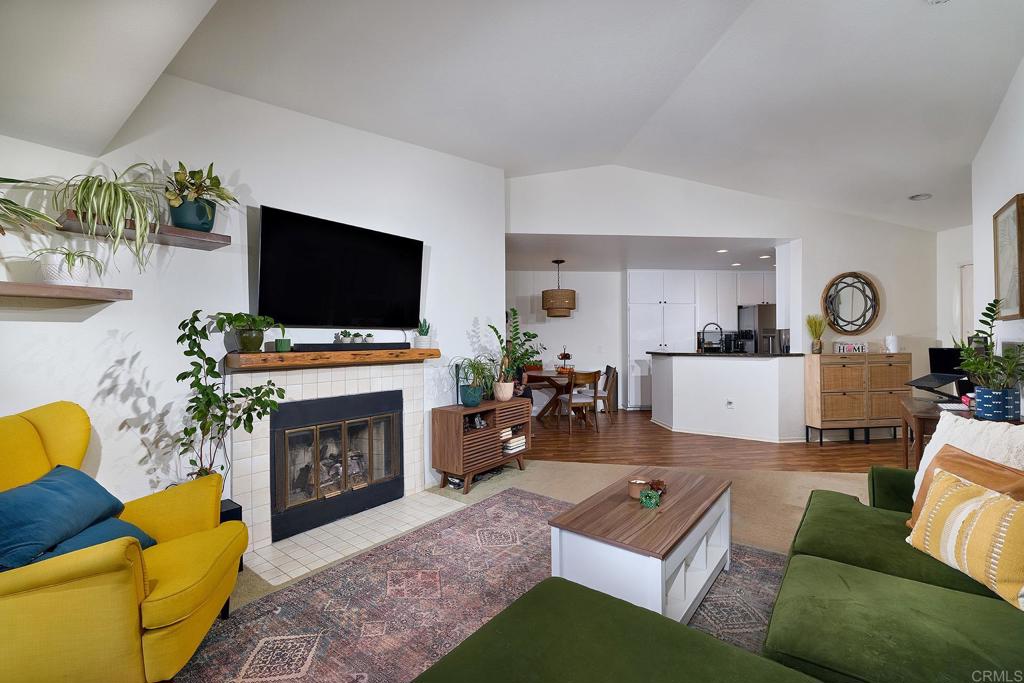 7027 Camino Degrazia 210
